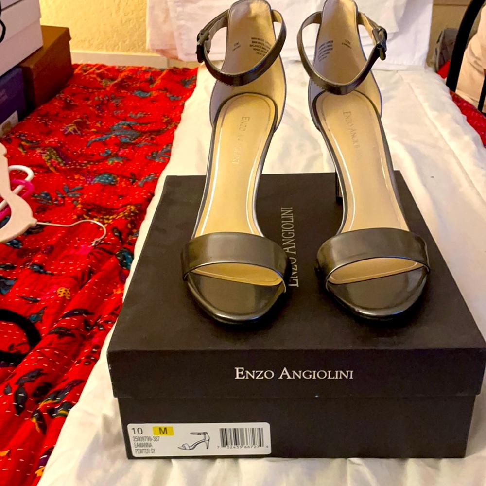 Enzo Angiolini Eamanna, color pewter or metallic